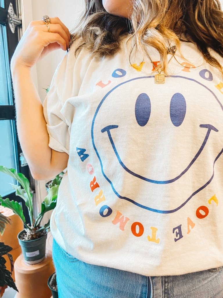 Love Today Smiley Face Tee - Girl Tribe Co.